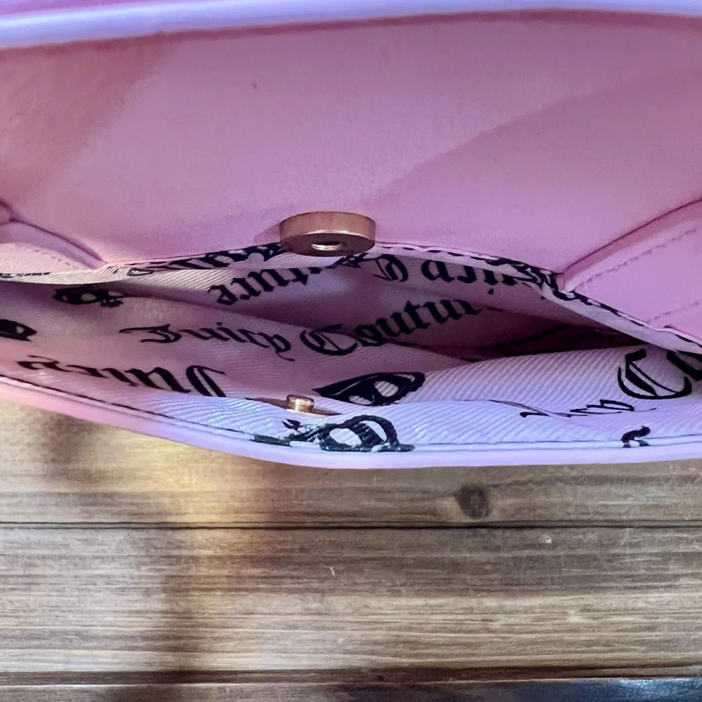 Juicy Couture Mini Tote. - Picture 6 of 9